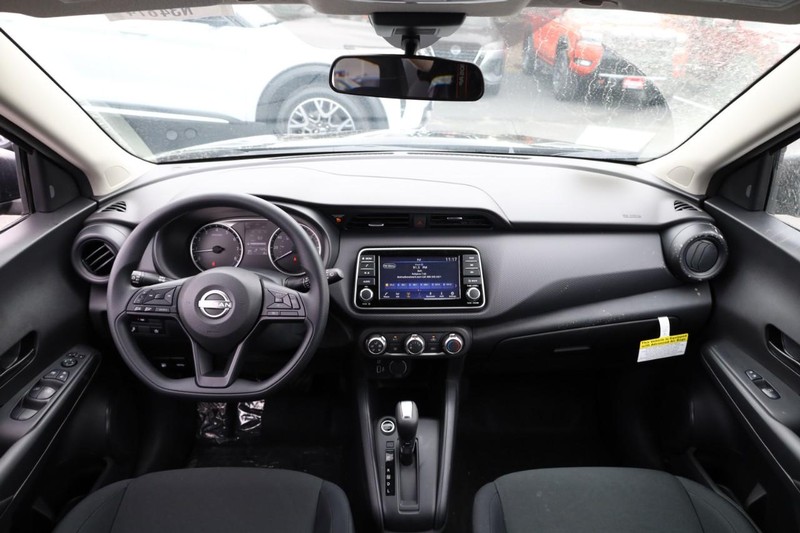 Nissan Kicks Play Vehicle Image 19