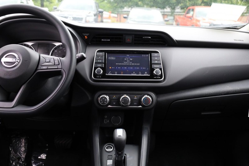 Nissan Kicks Play Vehicle Image 22