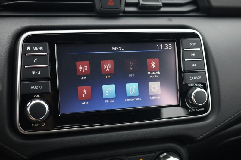 Nissan Versa Vehicle Image 18