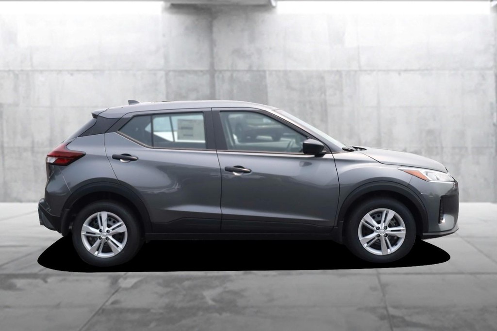 Nissan Kicks Play Vehicle Image 05