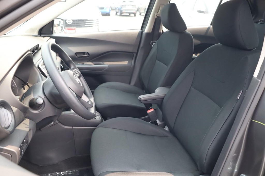 Nissan Kicks Play Vehicle Image 08