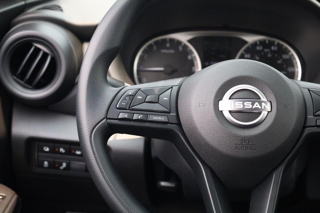 Nissan Kicks Play Vehicle Image 11