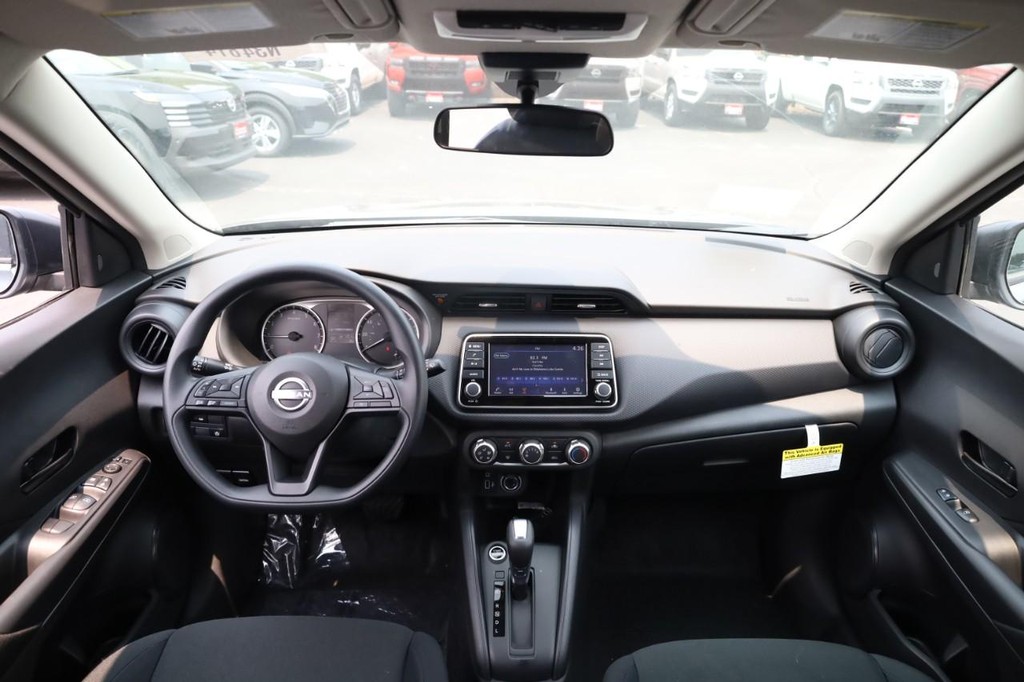 Nissan Kicks Play Vehicle Image 12