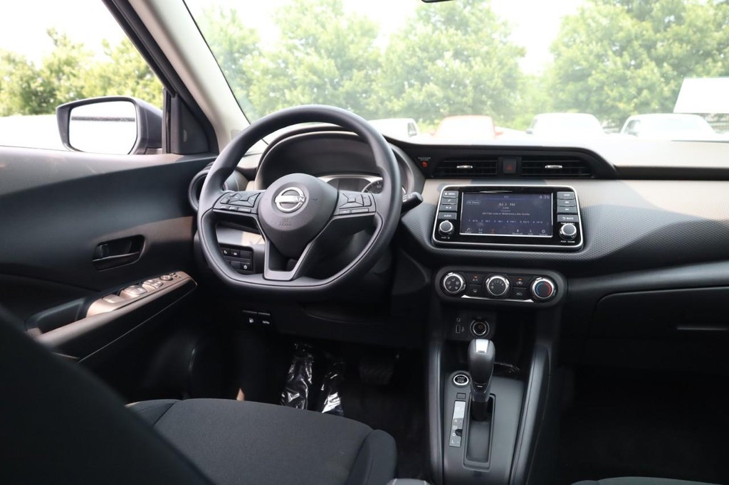 Nissan Kicks Play Vehicle Image 13