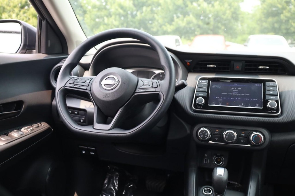 Nissan Kicks Play Vehicle Image 14