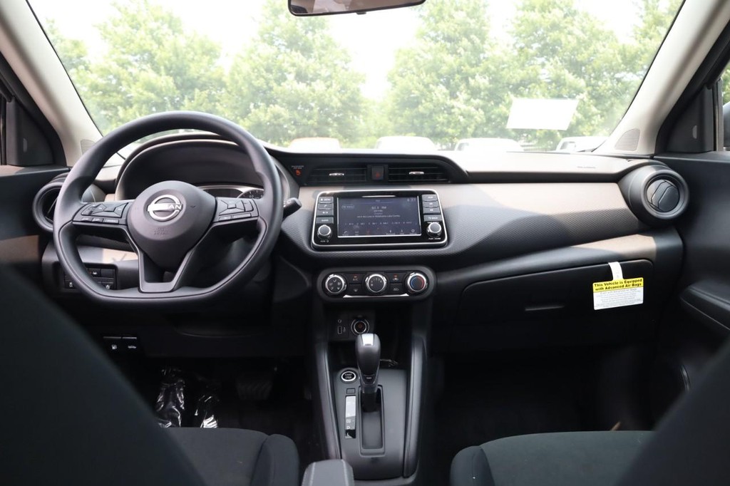 Nissan Kicks Play Vehicle Image 15