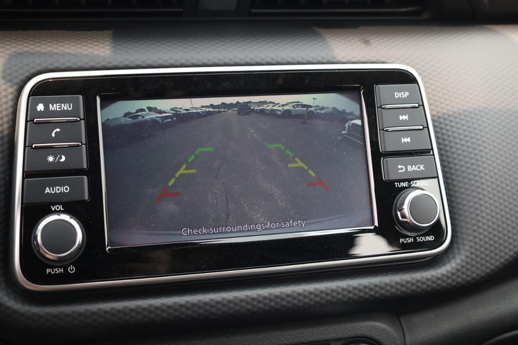 Nissan Kicks Play Vehicle Image 19