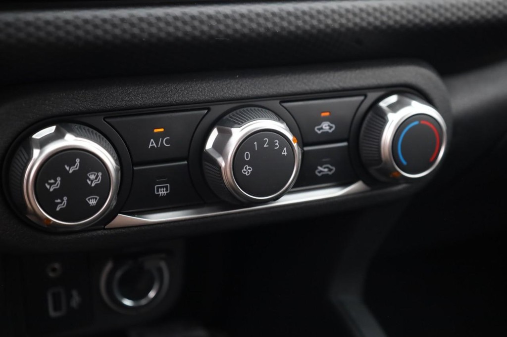 Nissan Kicks Play Vehicle Image 20