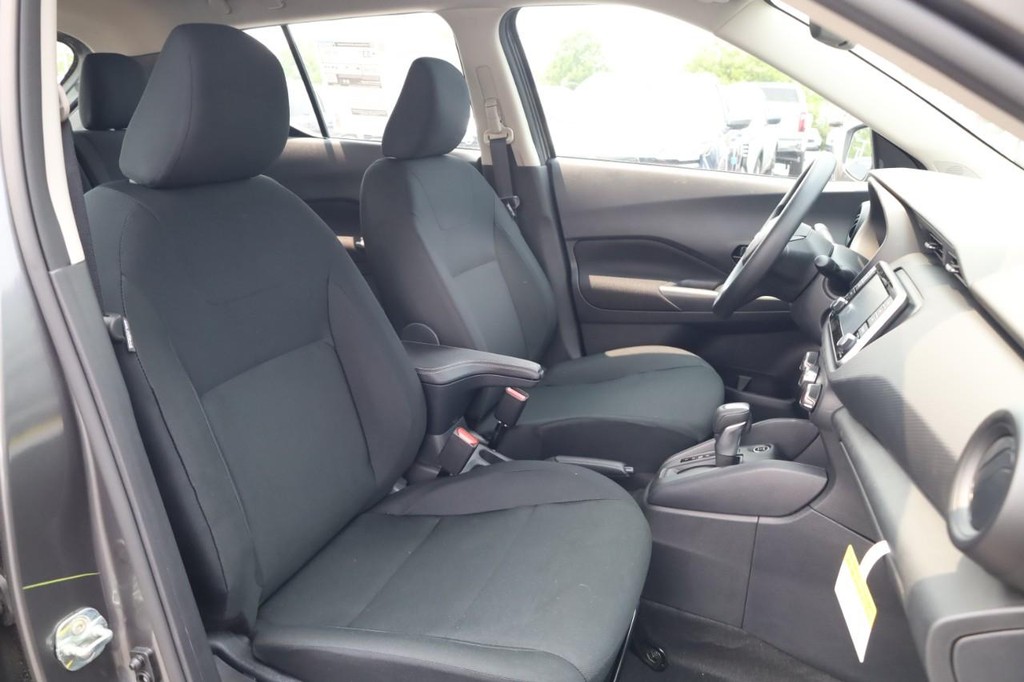 Nissan Kicks Play Vehicle Image 24