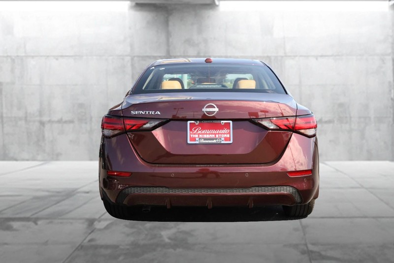 Nissan Sentra Vehicle Image 06