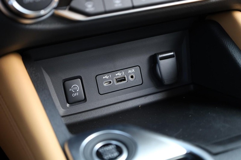 Nissan Sentra Vehicle Image 16
