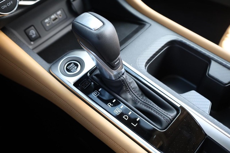 Nissan Sentra Vehicle Image 17