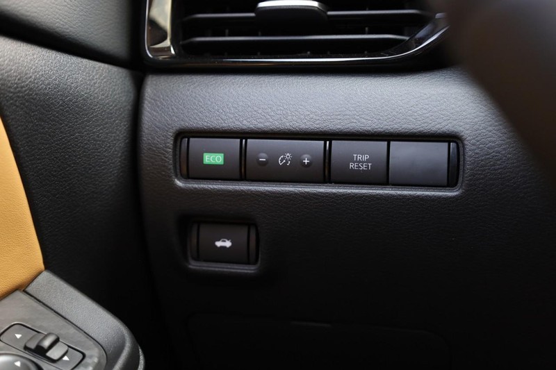 Nissan Sentra Vehicle Image 20
