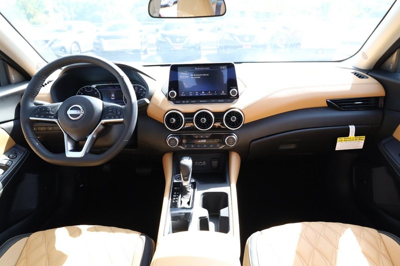 Nissan Sentra Vehicle Image 23