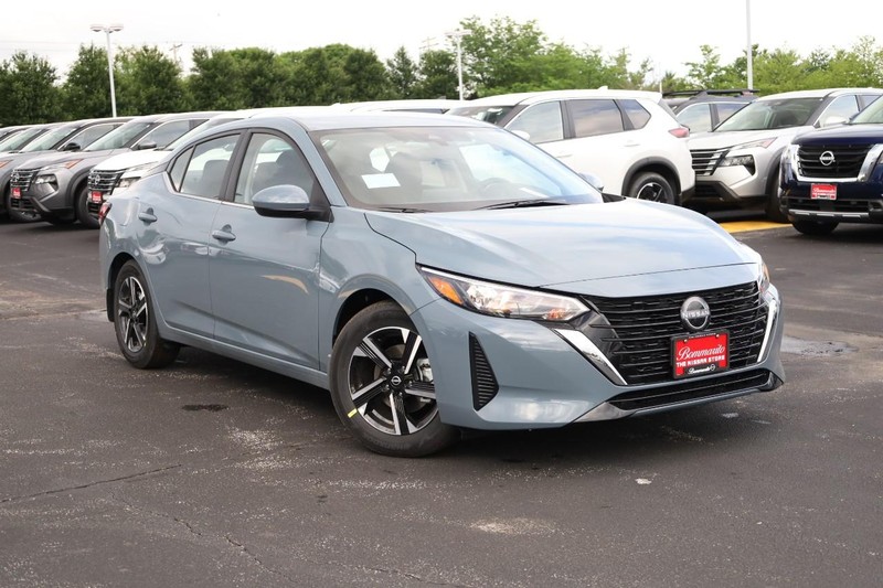 Nissan Sentra Vehicle Image 02