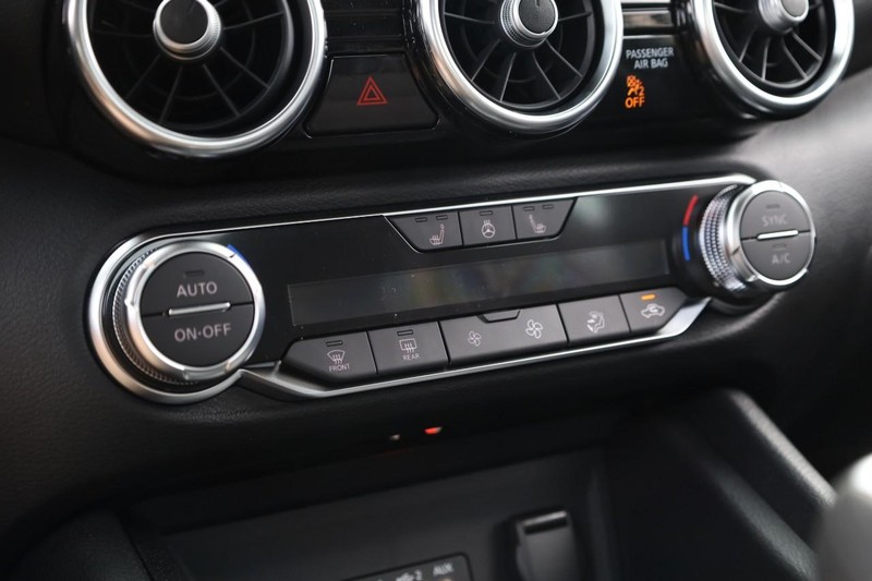 Nissan Sentra Vehicle Image 15