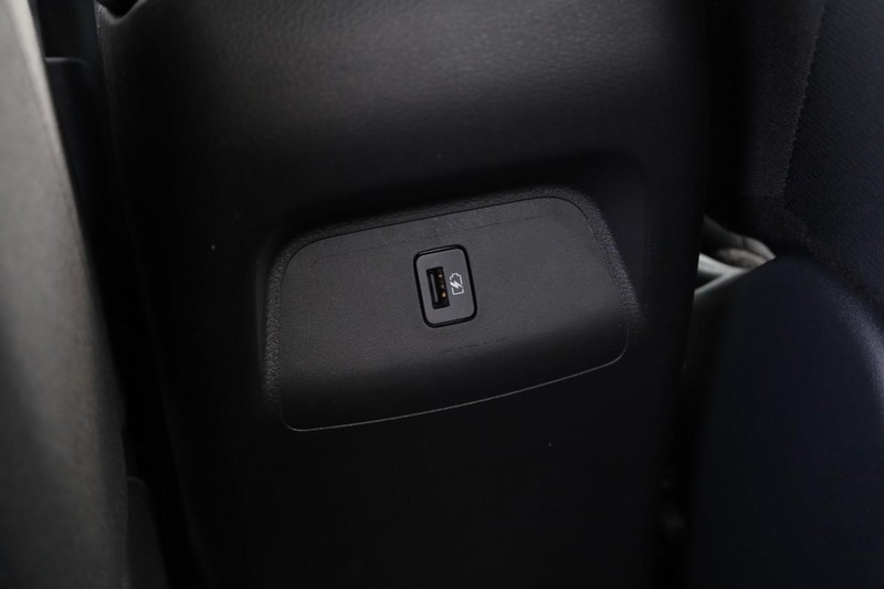 Nissan Sentra Vehicle Image 22