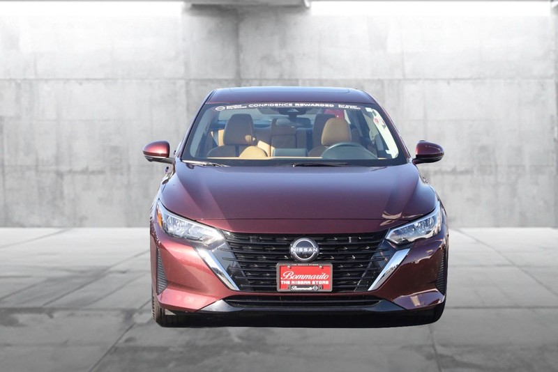 Nissan Sentra Vehicle Image 04