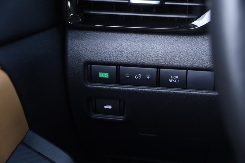 Nissan Sentra Vehicle Image 18