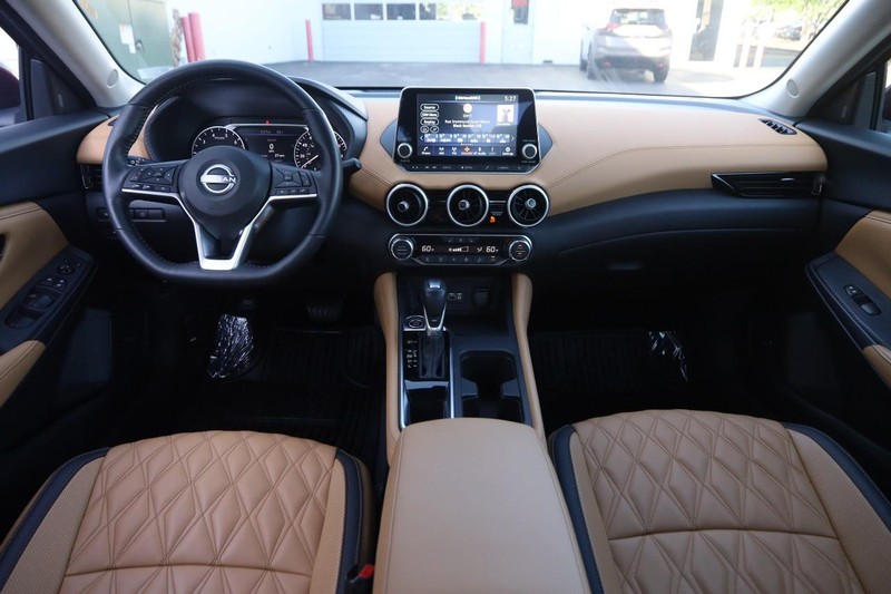 Nissan Sentra Vehicle Image 19