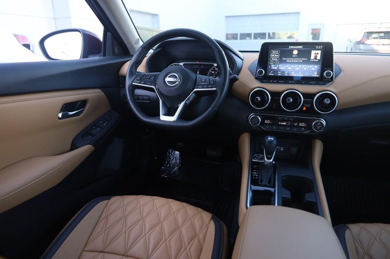 Nissan Sentra Vehicle Image 20