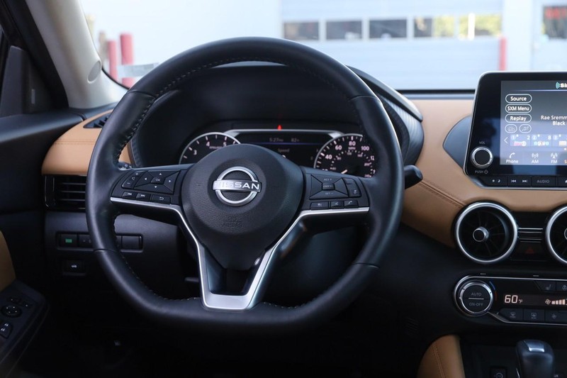 Nissan Sentra Vehicle Image 21
