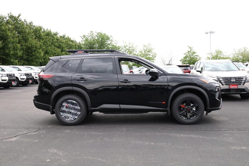 Nissan Rogue Vehicle Image 04