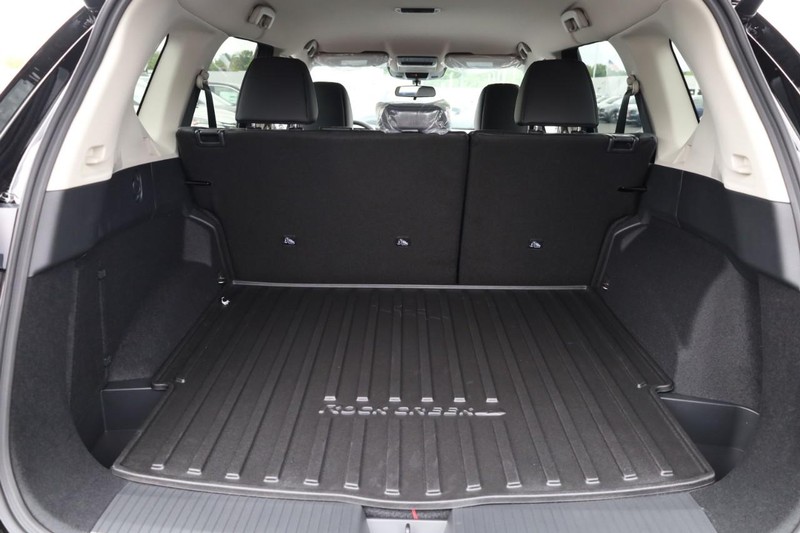 Nissan Rogue Vehicle Image 06
