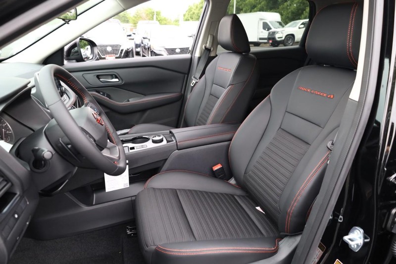Nissan Rogue Vehicle Image 07