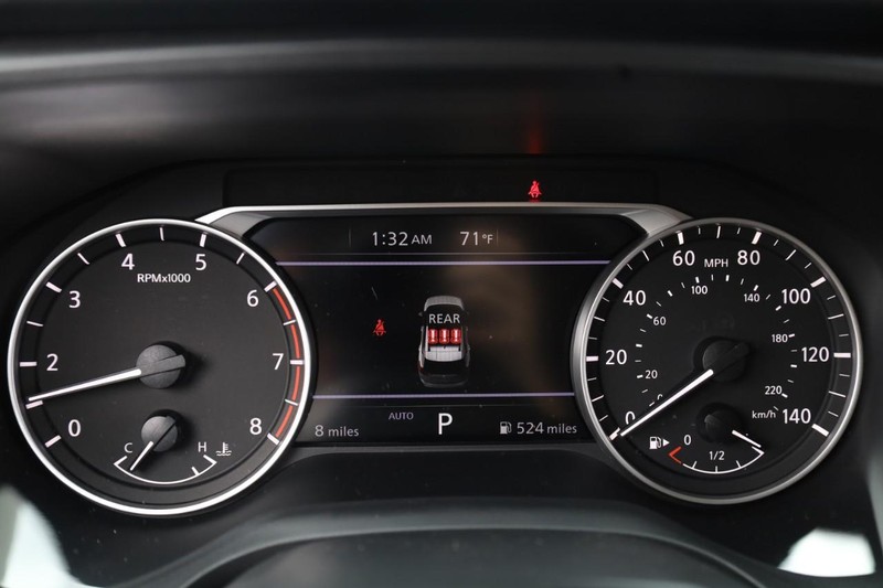 Nissan Rogue Vehicle Image 17