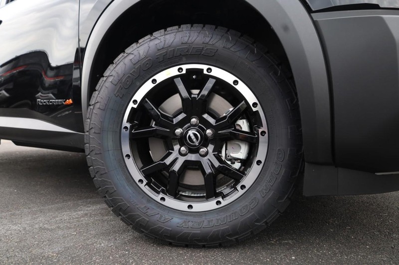 Nissan Pathfinder Vehicle Image 02