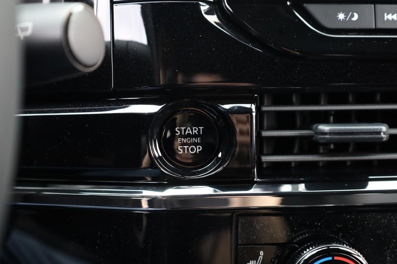 Nissan Pathfinder Vehicle Image 23