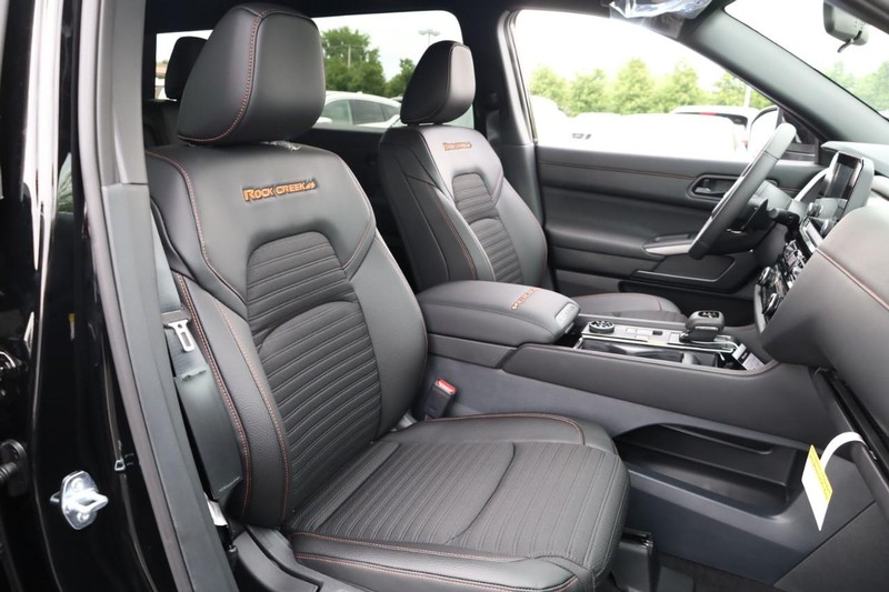 Nissan Pathfinder Vehicle Image 25