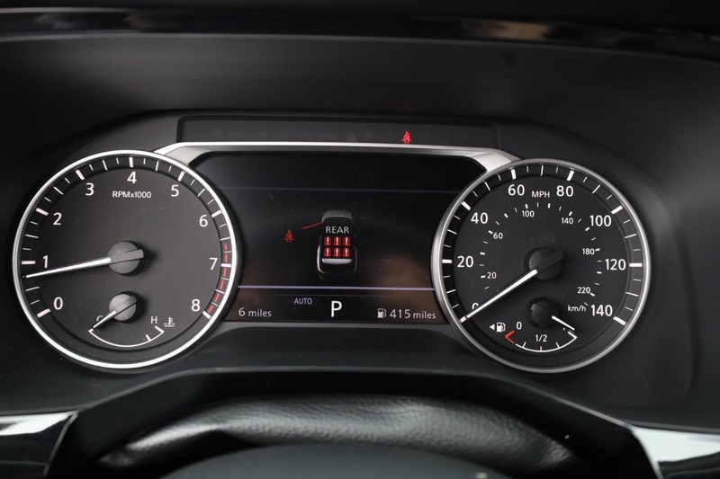 Nissan Pathfinder Vehicle Image 17