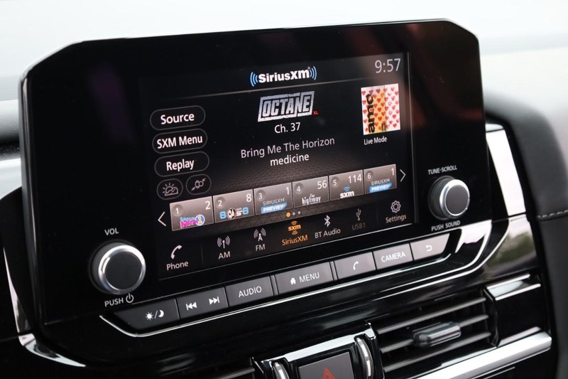 Nissan Pathfinder Vehicle Image 18