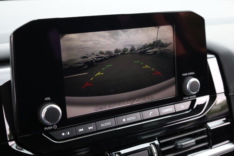 Nissan Pathfinder Vehicle Image 19