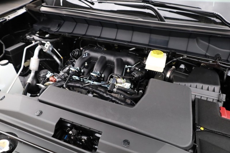 Nissan Pathfinder Vehicle Image 23