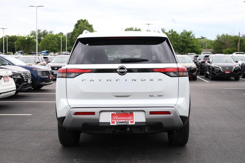Nissan Pathfinder Vehicle Image 05