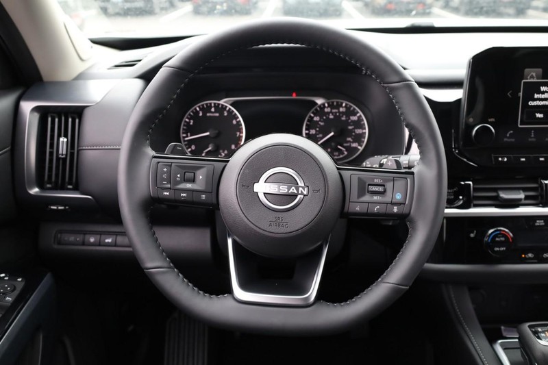 Nissan Pathfinder Vehicle Image 10