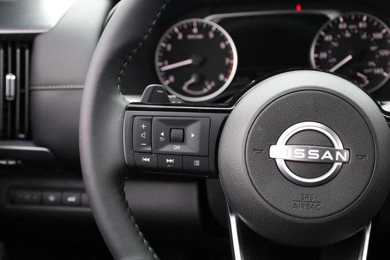 Nissan Pathfinder Vehicle Image 12