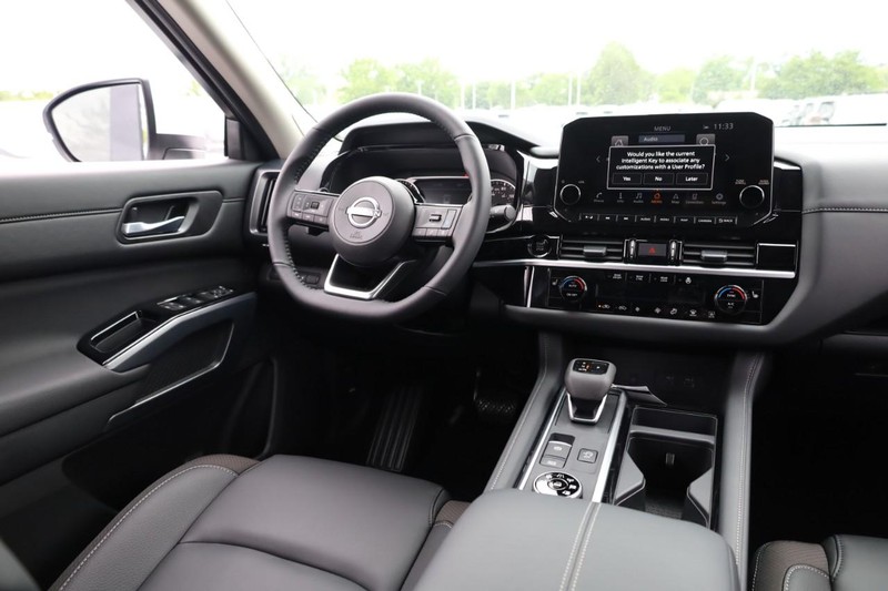 Nissan Pathfinder Vehicle Image 14