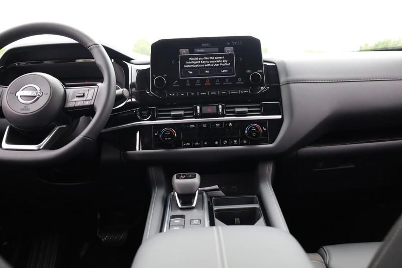 Nissan Pathfinder Vehicle Image 16