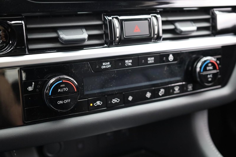 Nissan Pathfinder Vehicle Image 23