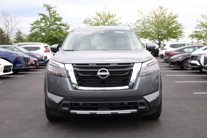 Nissan Pathfinder Vehicle Image 03