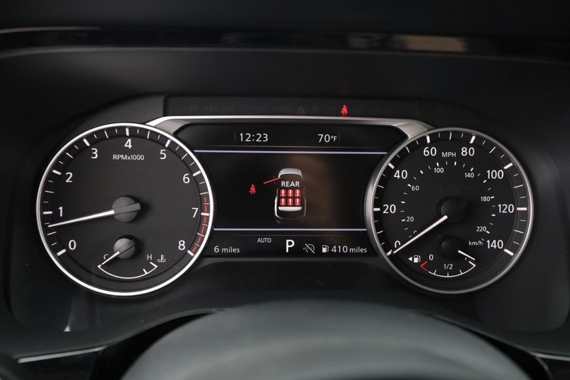 Nissan Pathfinder Vehicle Image 18