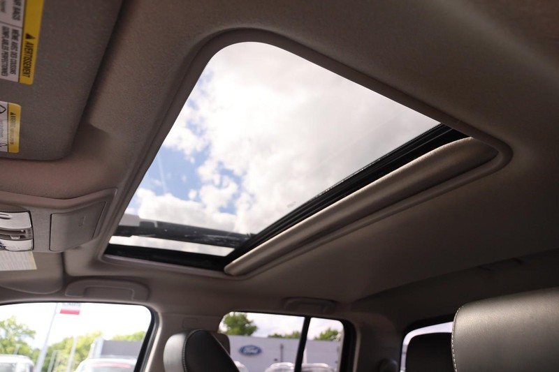 Nissan Frontier Vehicle Image 08