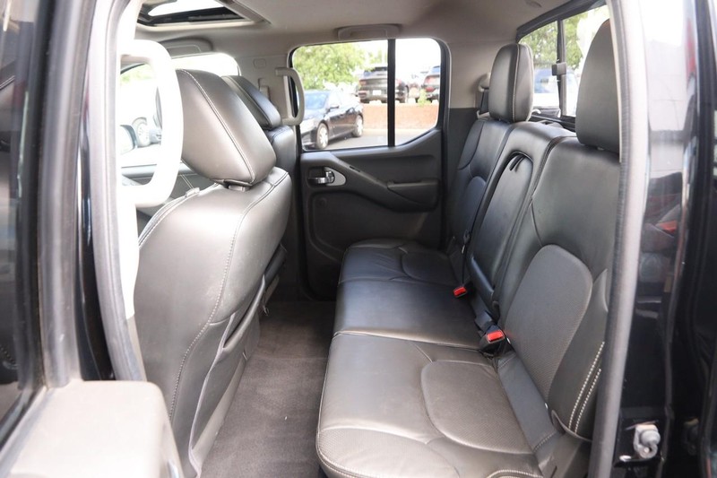 Nissan Frontier Vehicle Image 10