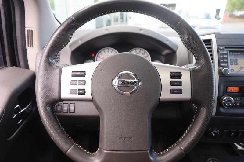Nissan Frontier Vehicle Image 11