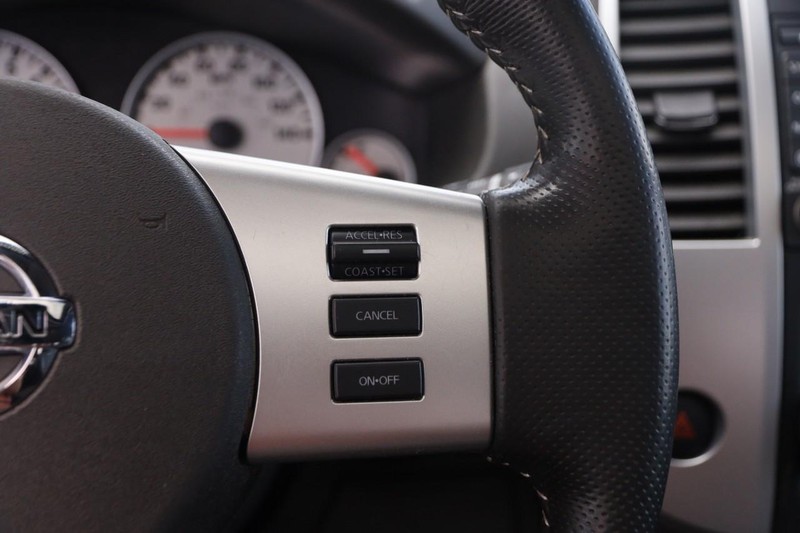 Nissan Frontier Vehicle Image 13