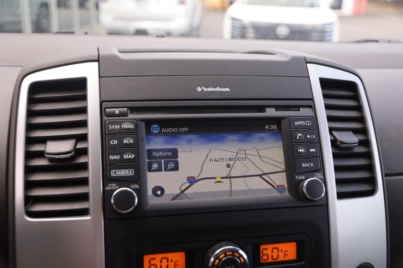 Nissan Frontier Vehicle Image 16